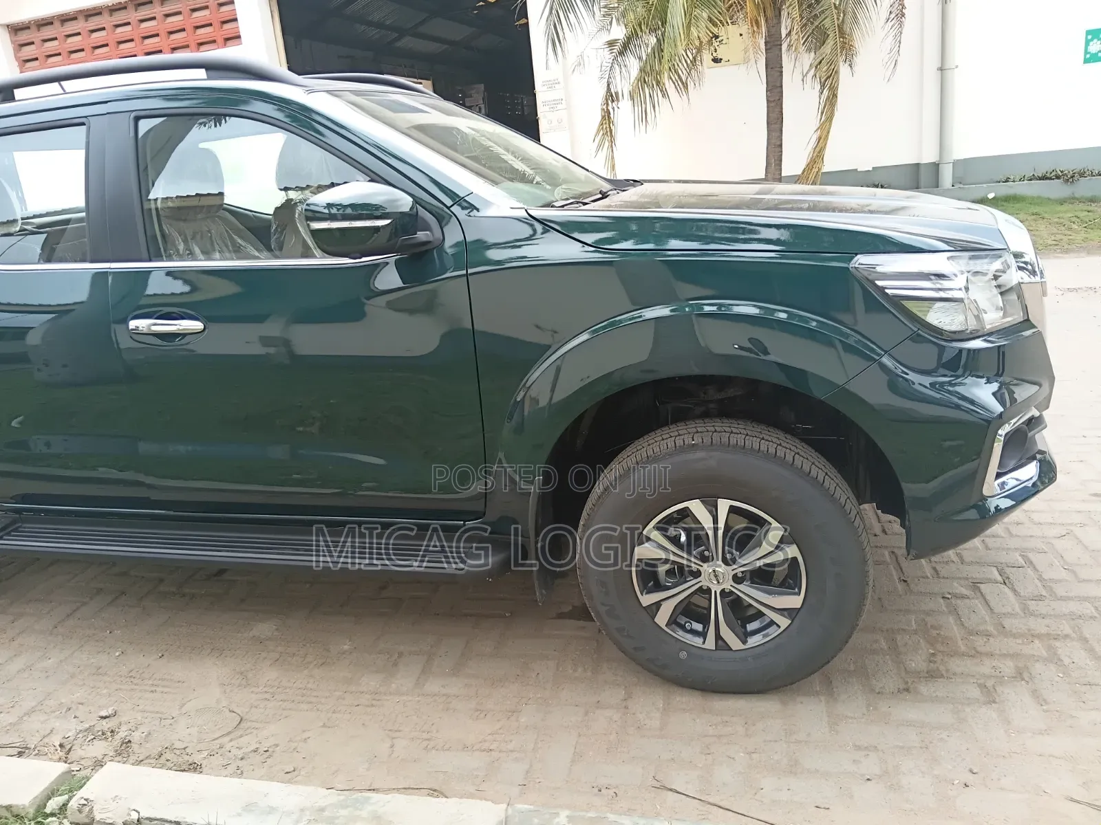 New Nissan Pick-Up 2025 Green