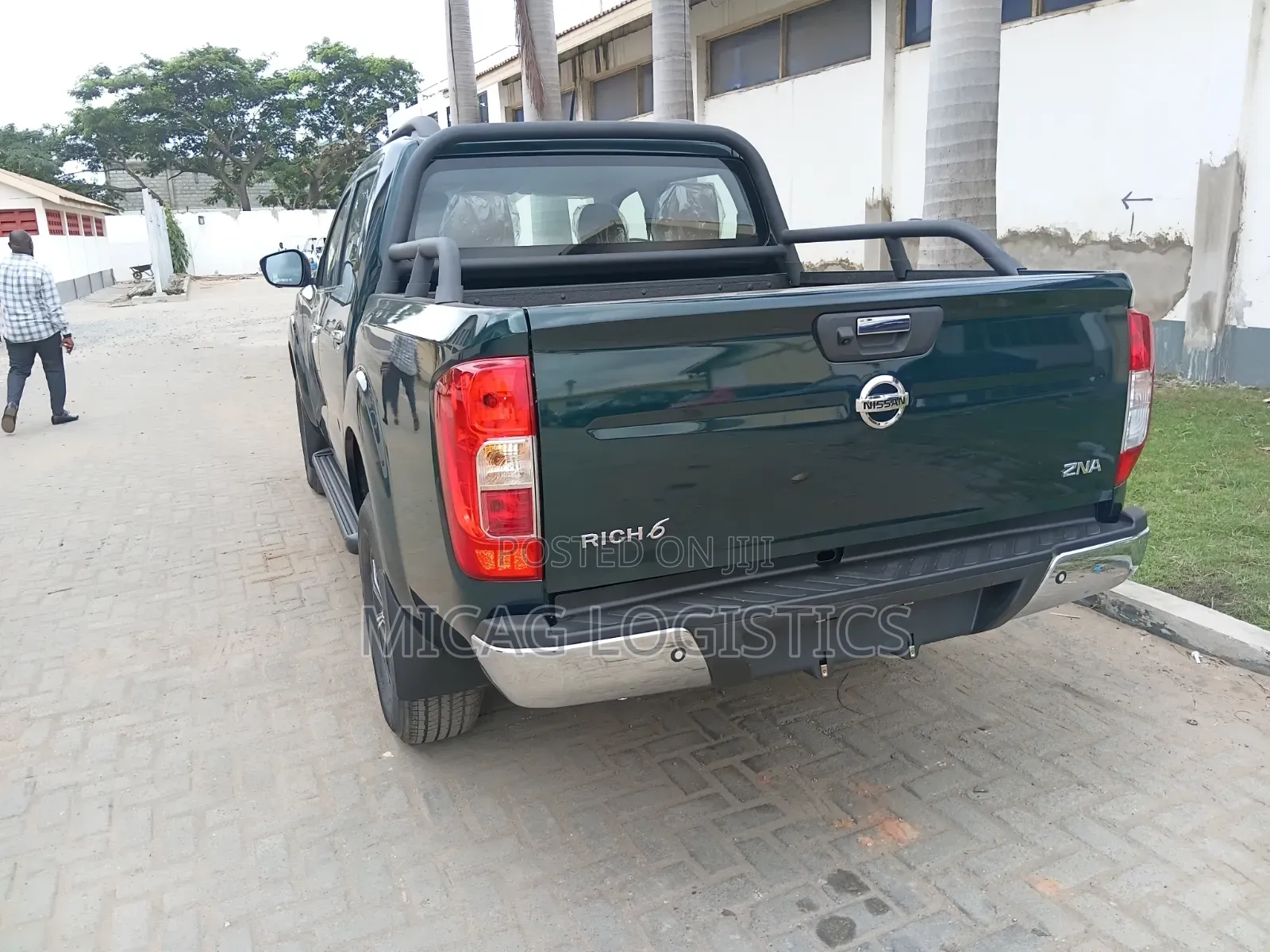 New Nissan Pick-Up 2025 Green
