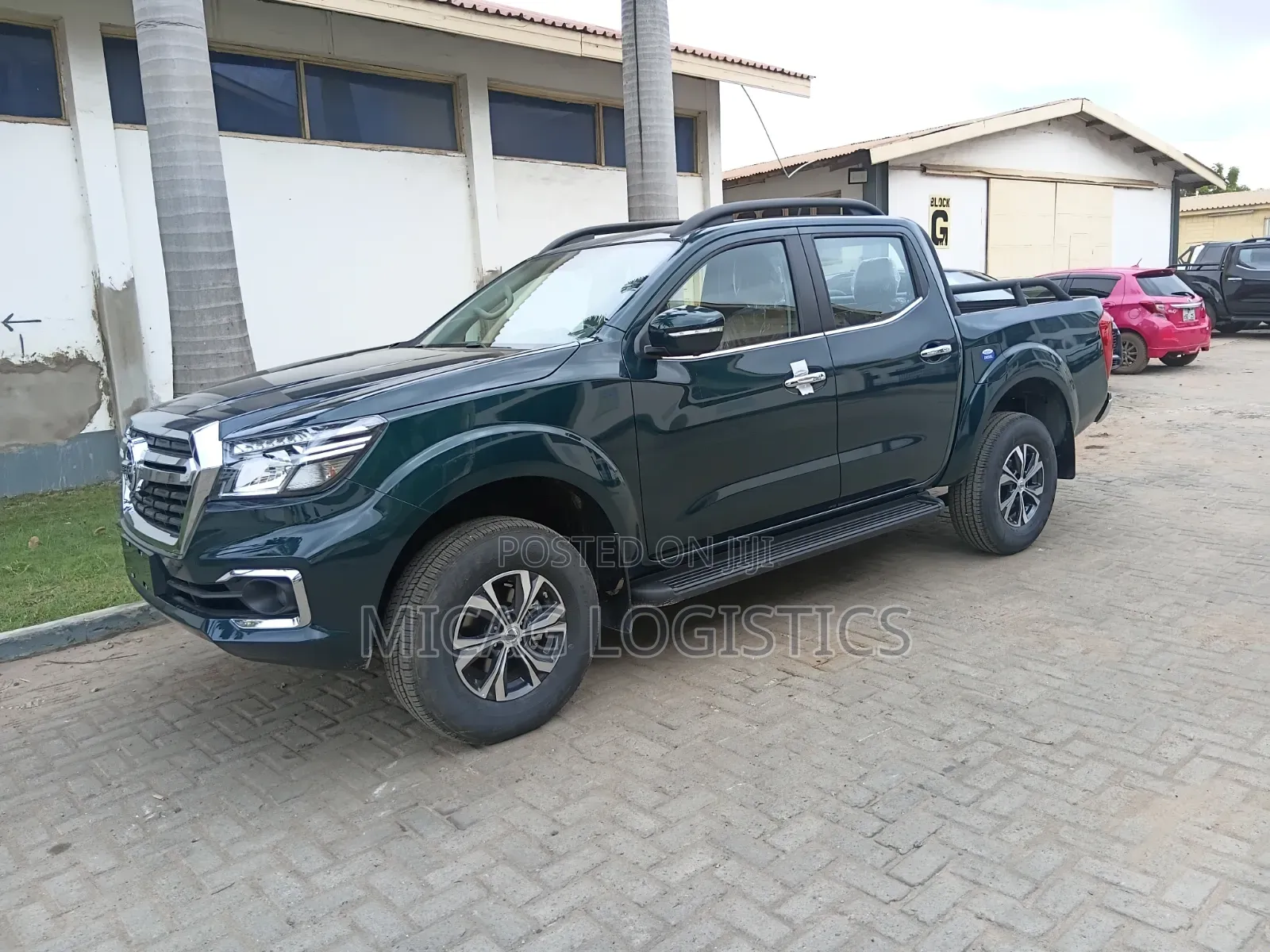 New Nissan Pick-Up 2025 Green