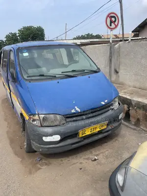 Toyota HiAce 2004 Blue