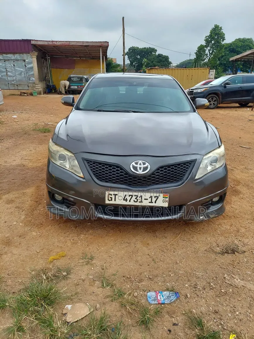 Toyota Camry 2010 Gray