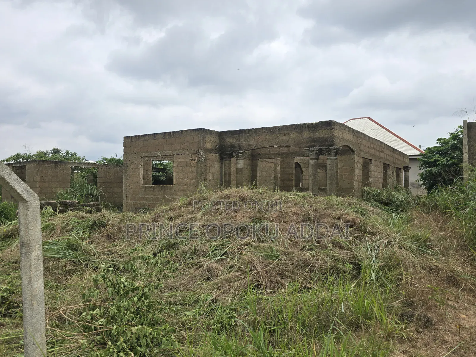 3bdrm Apartment in Kwabre for sale
