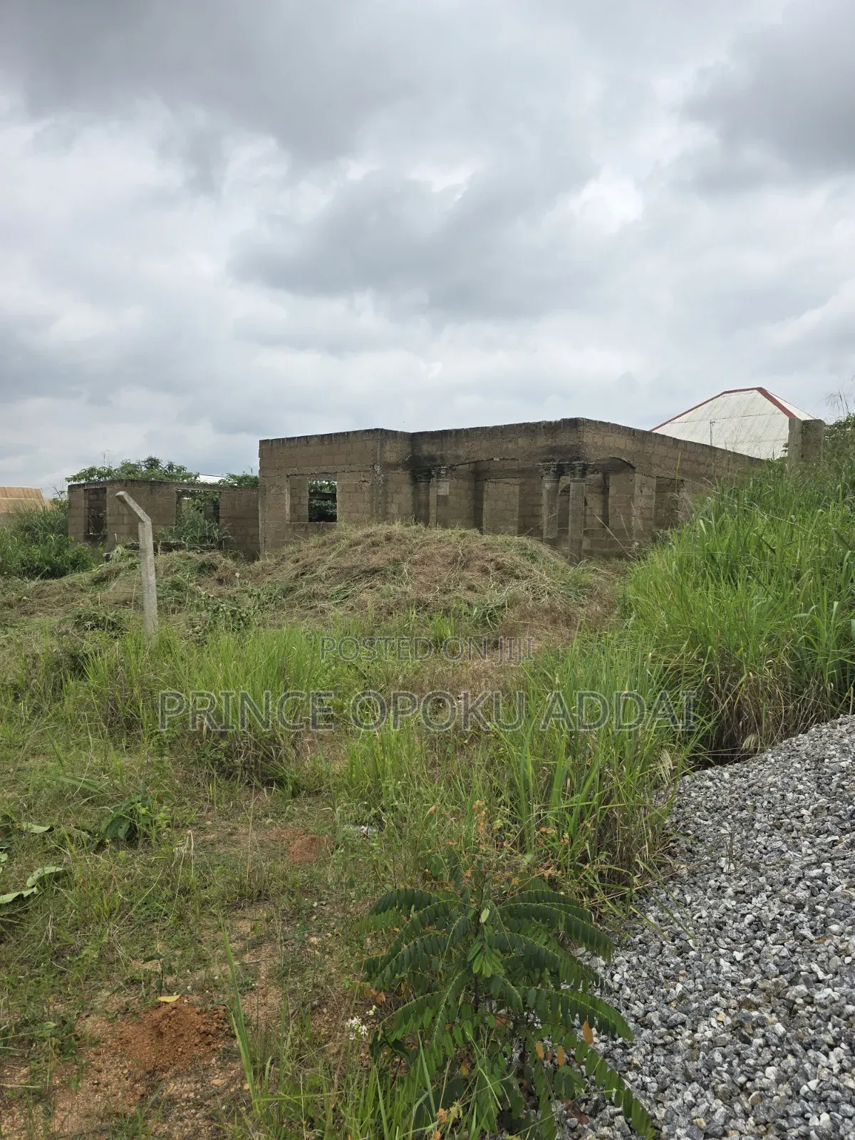 3bdrm Apartment in Kwabre for sale