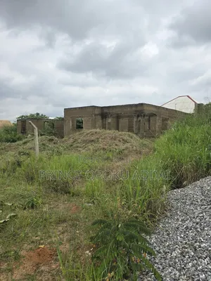 3bdrm Apartment in Kwabre for sale