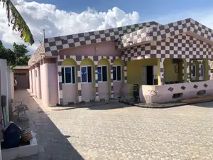 Furnished 6bdrm House in Top Base for sale