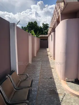 Furnished 6bdrm House in Top Base for sale