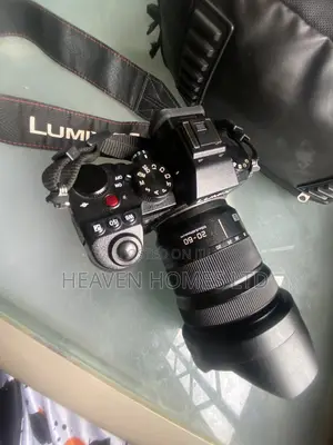 Panasonic Lumix S5 Mirrorless Camera With 20 to 60 Lens