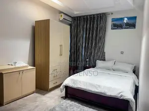 Furnished 3bdrm Apartment in Lindsay Square, School Area for rent