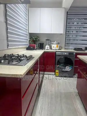 Furnished 3bdrm Apartment in Lindsay Square, School Area for rent