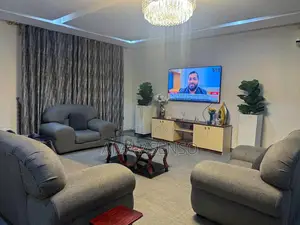 Furnished 3bdrm Apartment in Lindsay Square, School Area for rent
