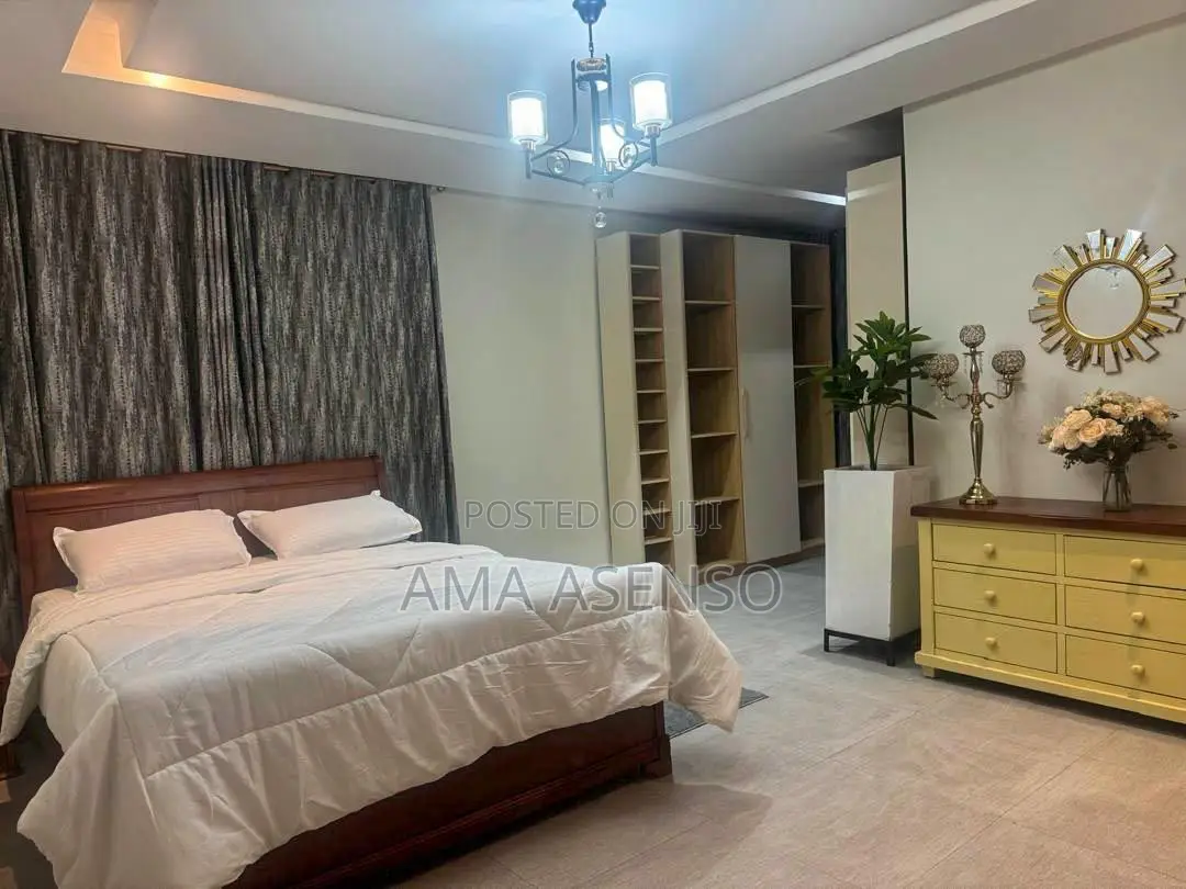 Furnished 3bdrm Apartment in Lindsay Square, School Area for rent