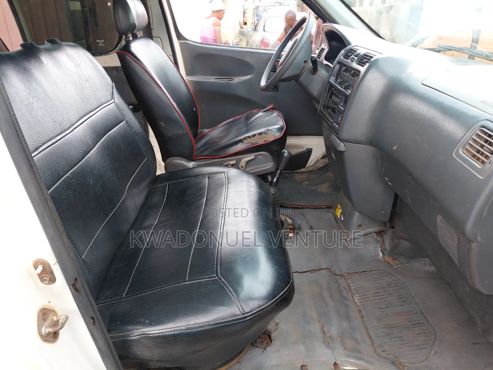 Toyota HiAce 2004 White