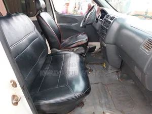 Toyota HiAce 2004 White