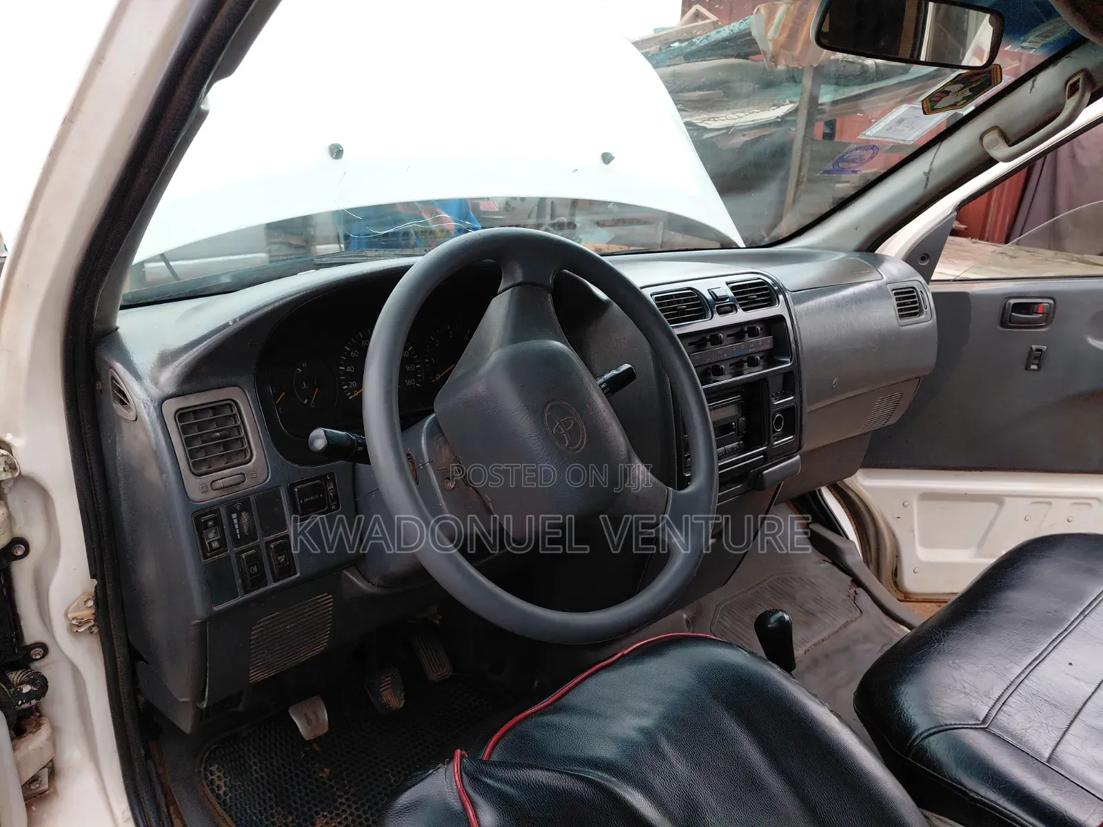 Toyota HiAce 2004 White
