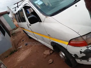 Toyota HiAce 2004 White