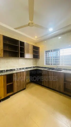 3bdrm House in Ablekuma for sale