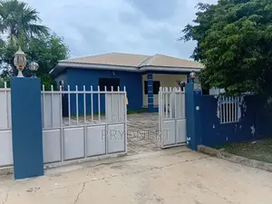 3bdrm House in Devtraco, Tema Metropolitan for rent