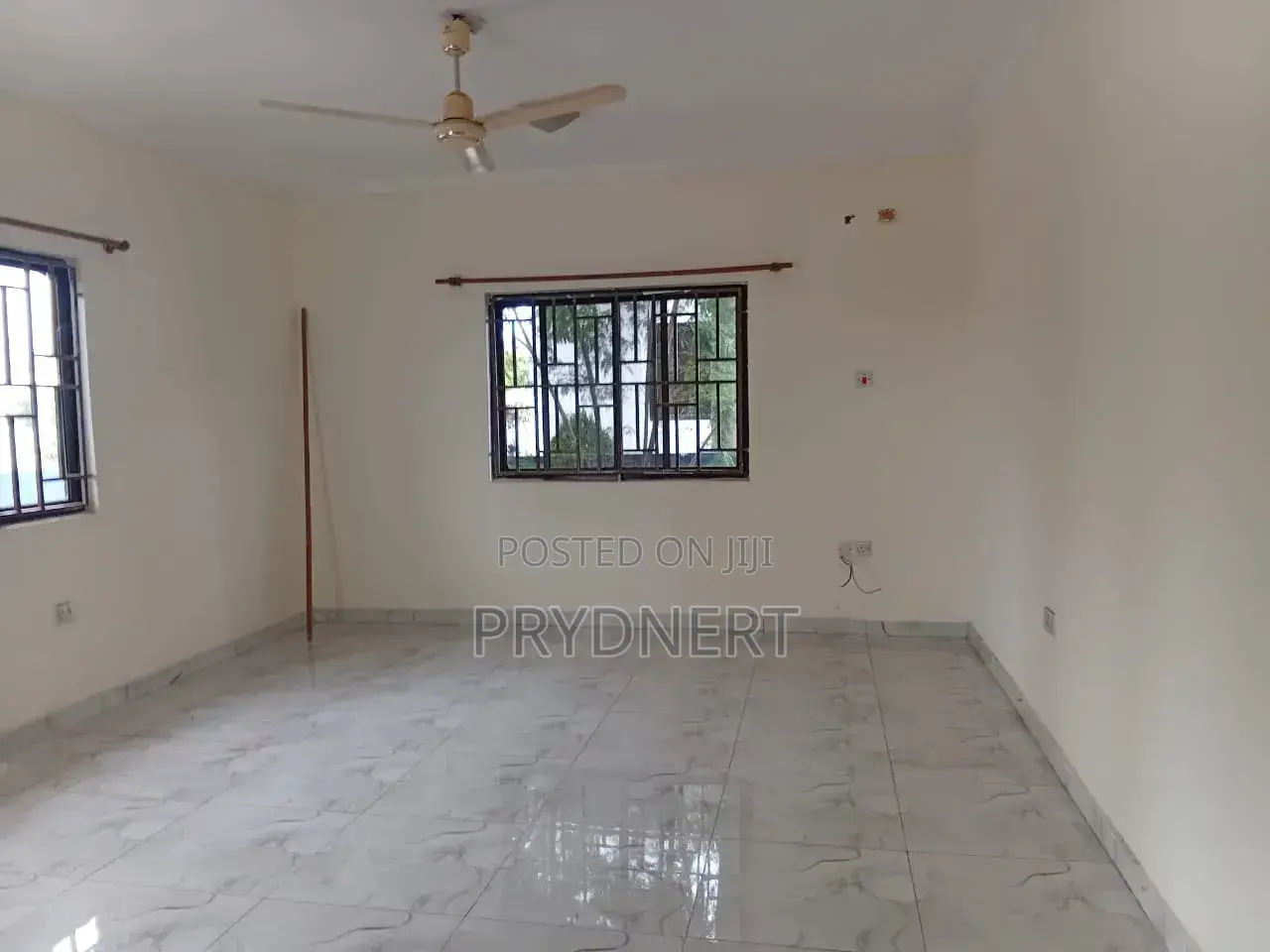 3bdrm House in Devtraco, Tema Metropolitan for rent