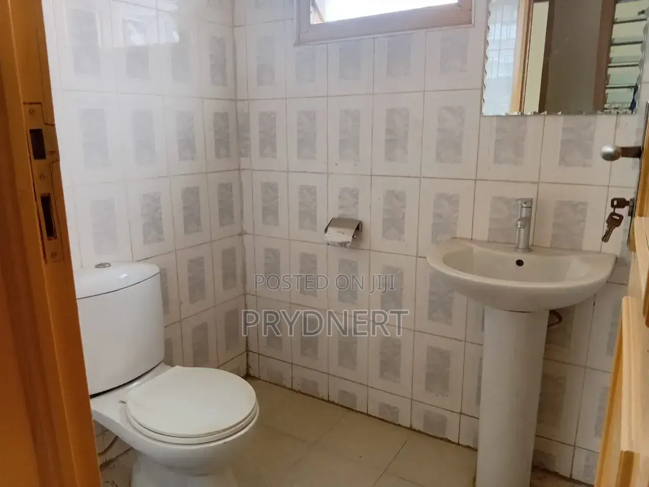 3bdrm House in Devtraco, Tema Metropolitan for rent