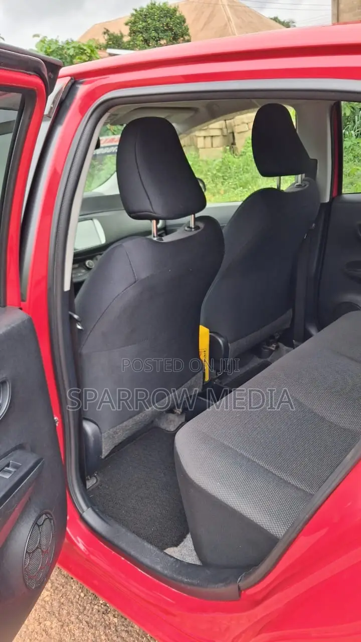Toyota Vitz 1.3 AWD 5dr 2013 Red