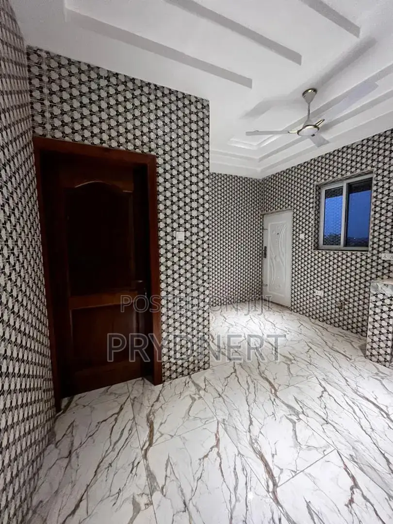2bdrm Apartment in Hfc, Tema Metropolitan for rent