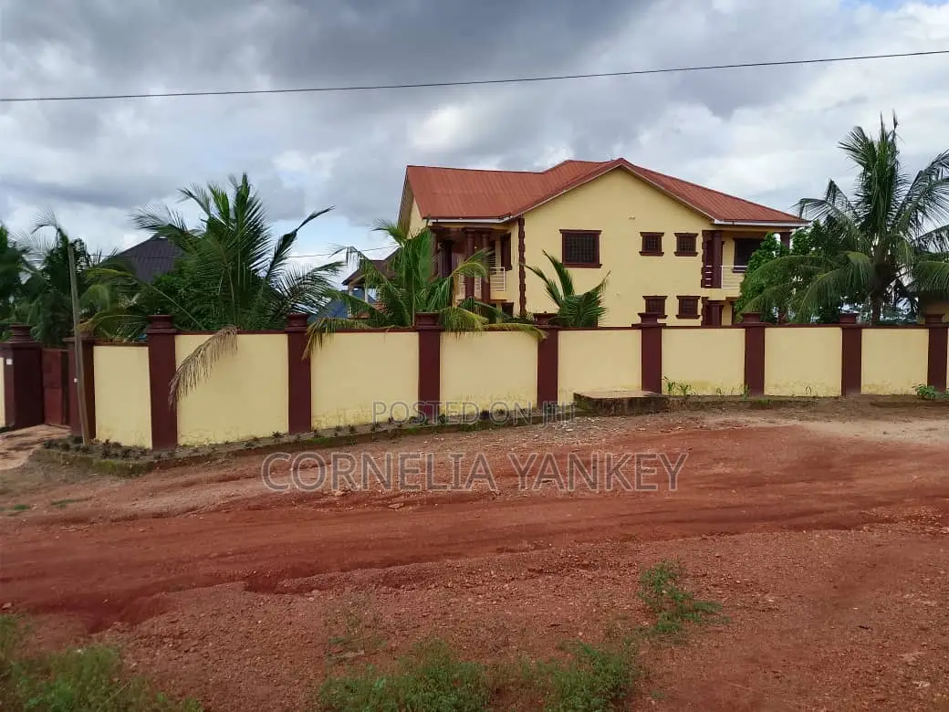 Furnished 8bdrm House in Atwima Kwanwoma for sale