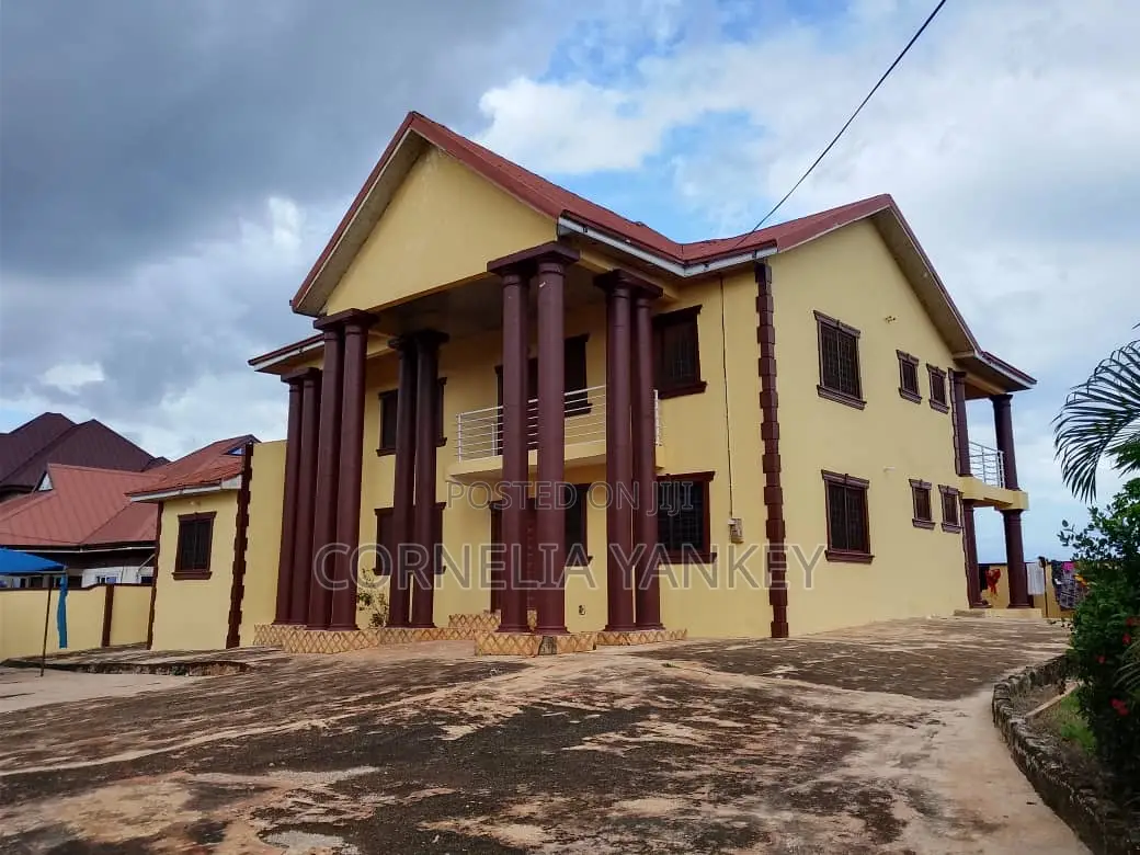 Furnished 8bdrm House in Atwima Kwanwoma for sale