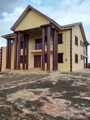 Furnished 8bdrm House in Atwima Kwanwoma for sale