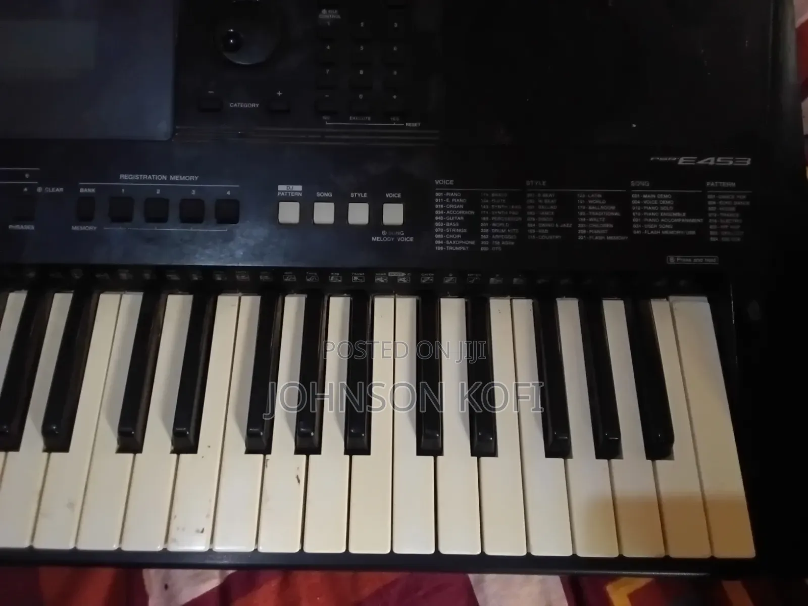 Yamaha PSR E453