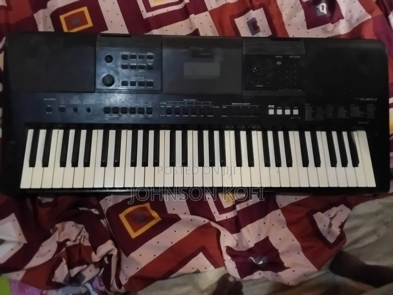 Yamaha PSR E453