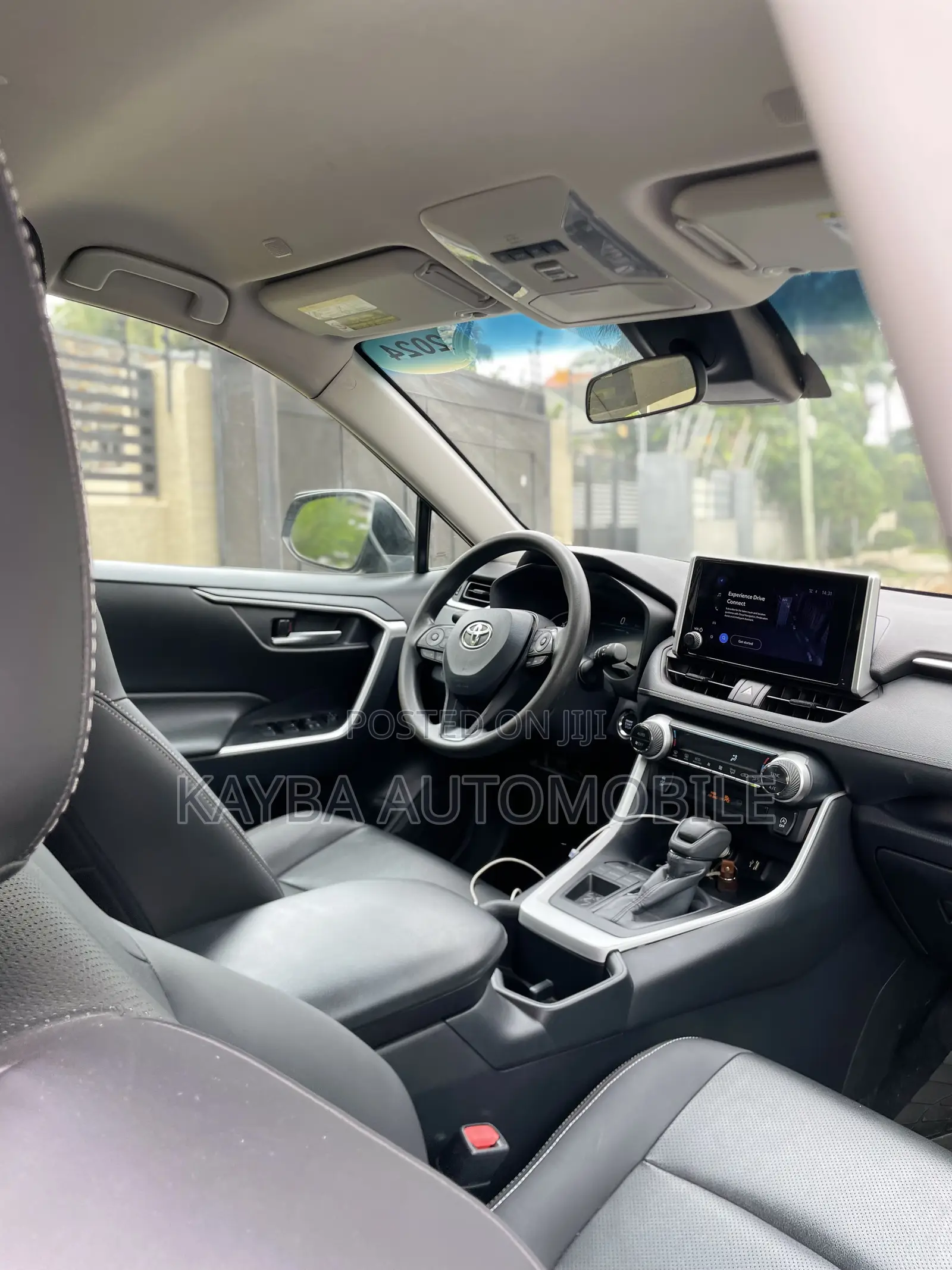 Toyota RAV4 XLE AWD 2024 Black
