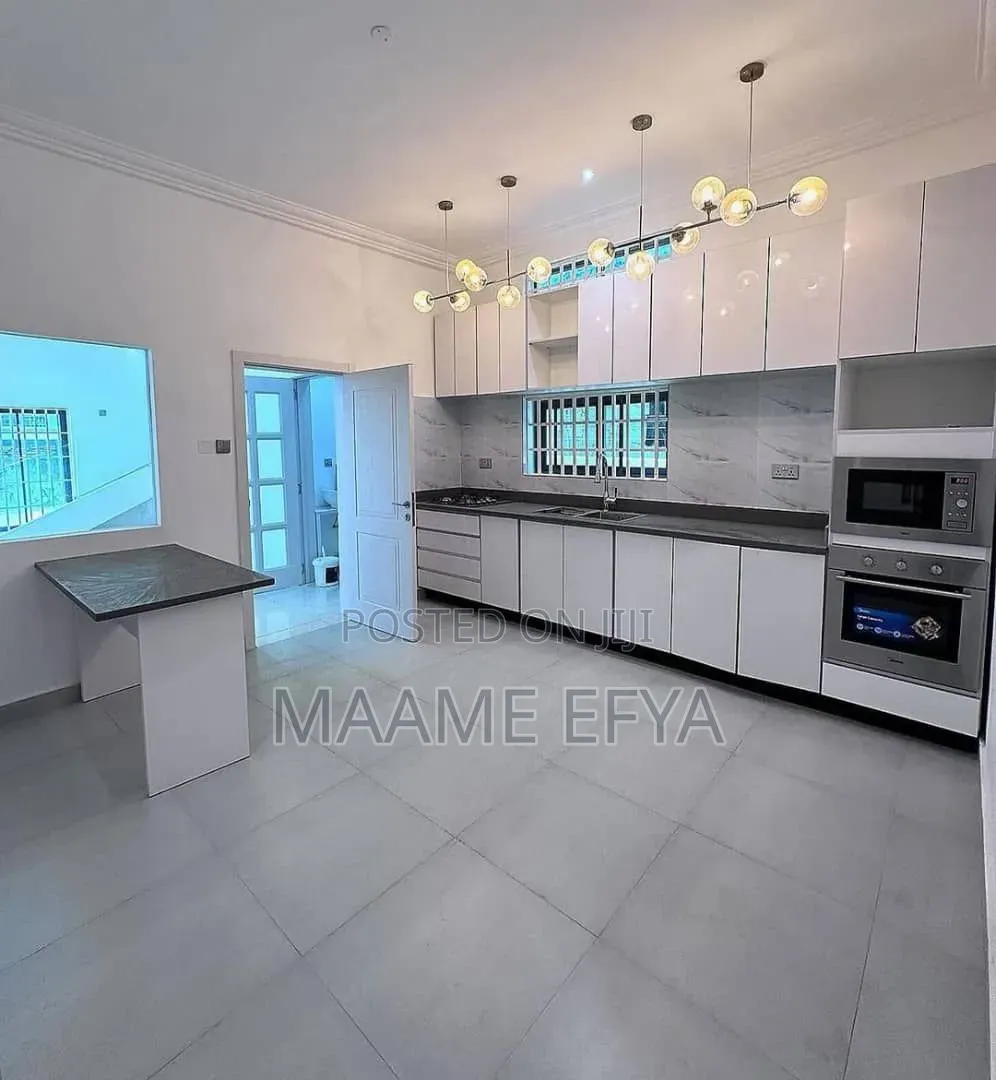 3bdrm House in Ayi Mensah, Accra Metropolitan for sale