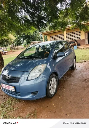 Toyota Yaris Base Hatchback 5dr 2010 Blue