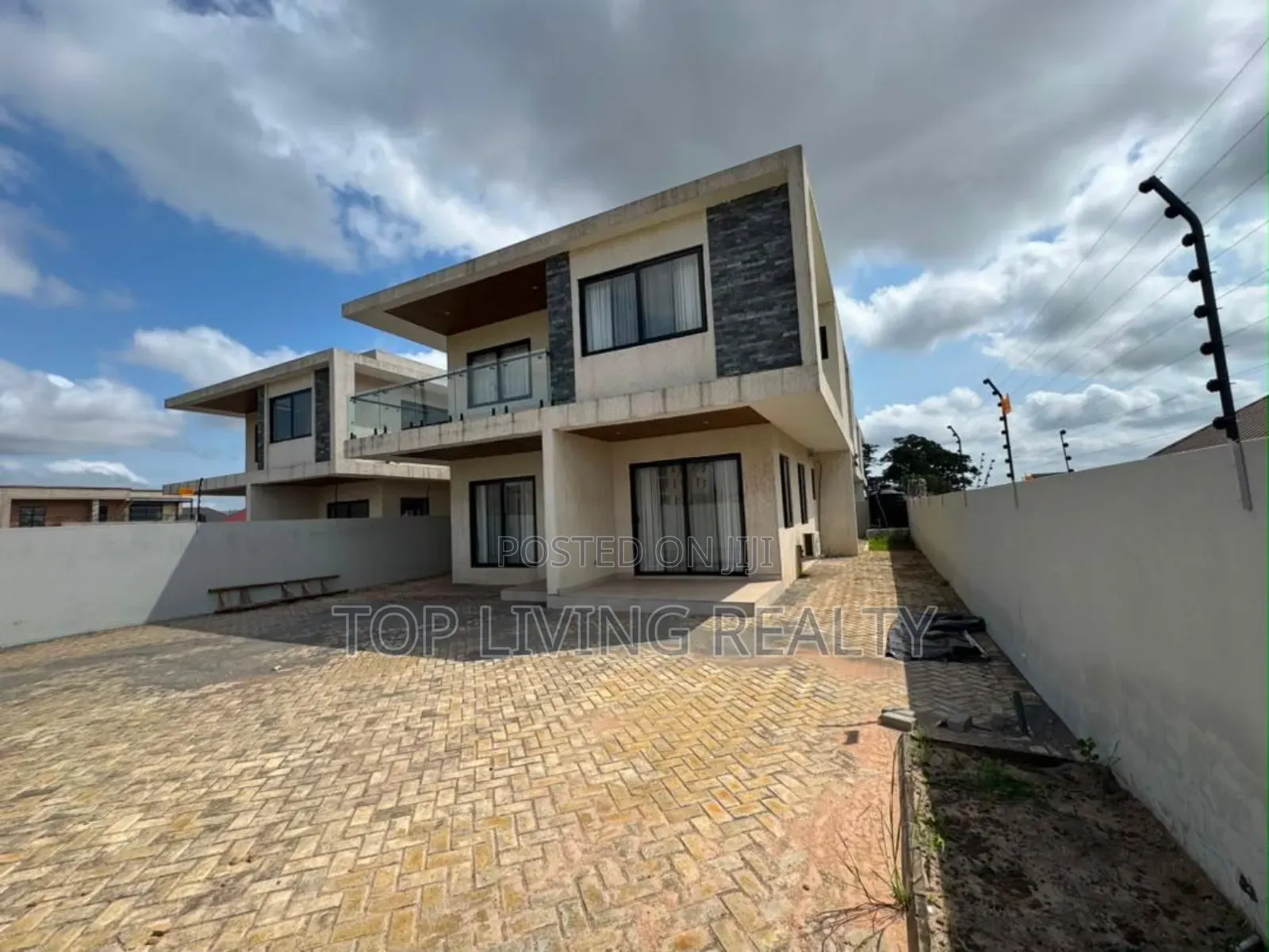 3bdrm House in Amrahia for sale