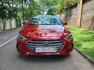 Hyundai Elantra Limited Sedan FWD (2.0L 4cyl 6A) 2017 Red