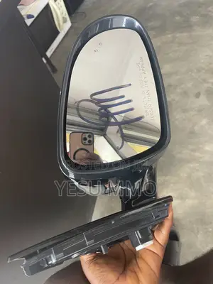 Kia Sportage Driving Mirror With Light and Sensor
