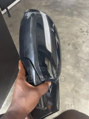 Kia Sportage Driving Mirror With Light and Sensor