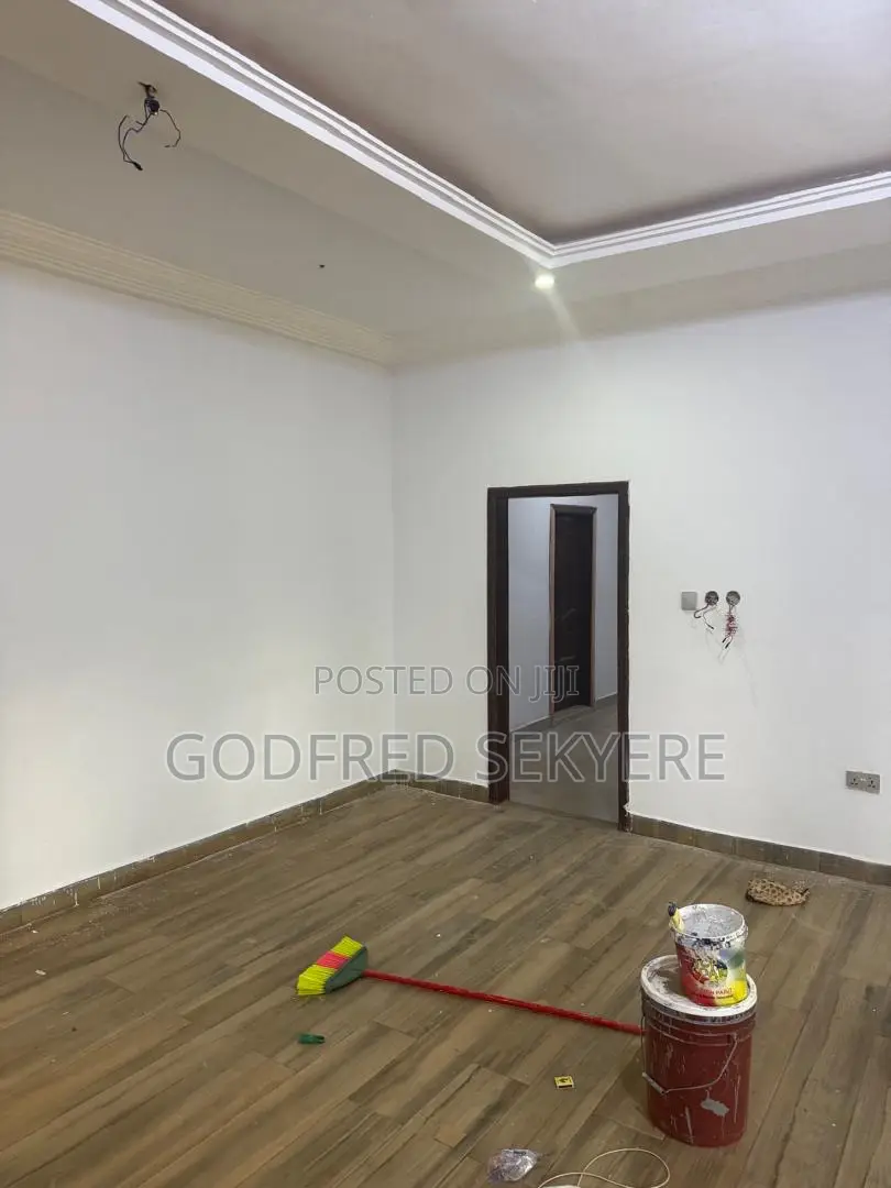 5bdrm House in Ahodwo, Kumasi Metropolitan for rent