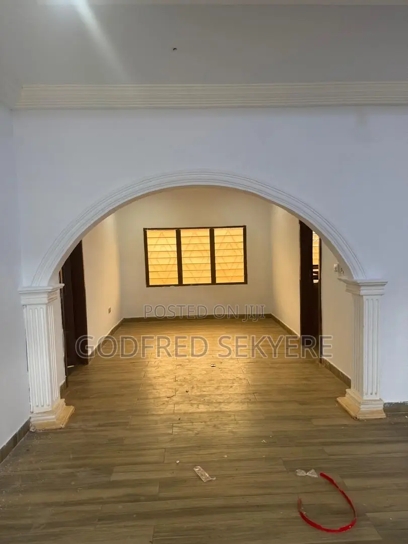 5bdrm House in Ahodwo, Kumasi Metropolitan for rent