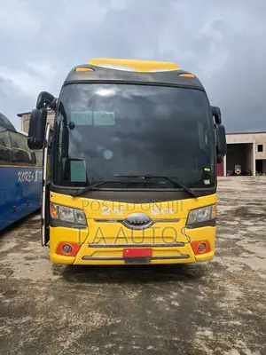Kia Granbird 2013 Yellow