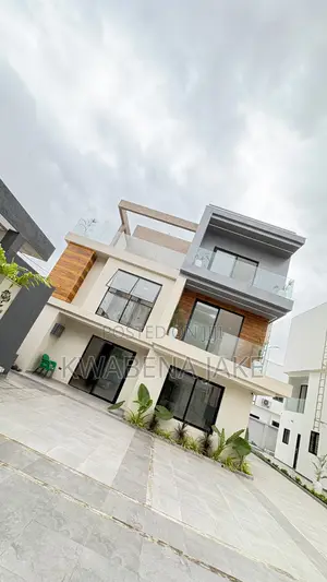 5bdrm Townhouse/Terrace in Adenta for sale