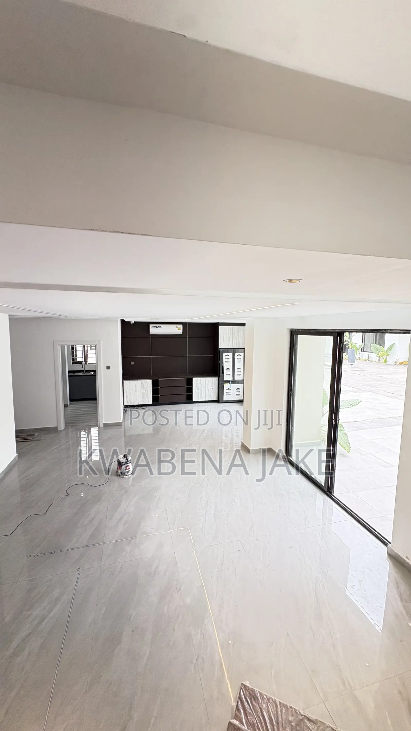 5bdrm Townhouse/Terrace in Adenta for sale