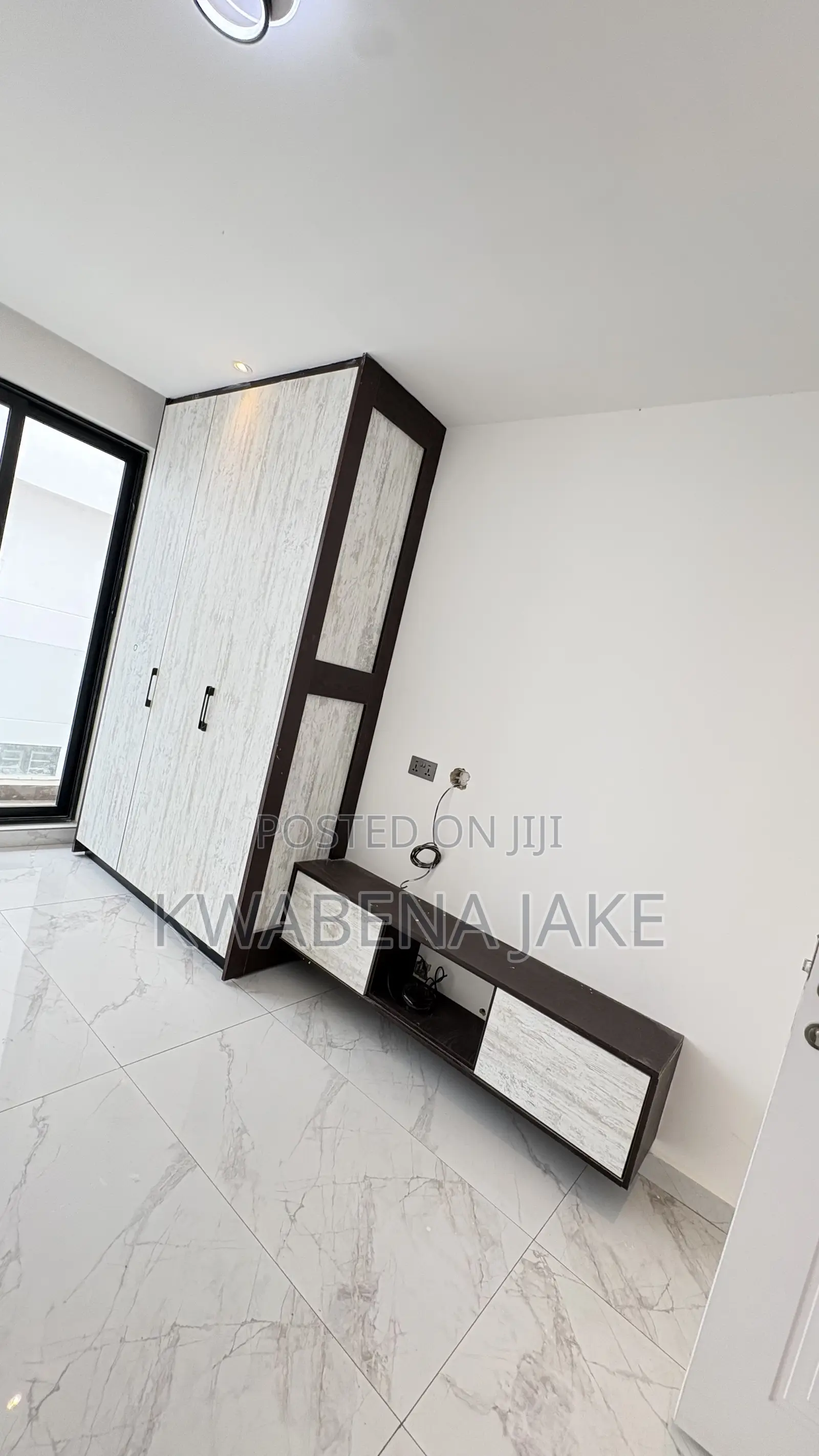 5bdrm Townhouse/Terrace in Adenta for sale