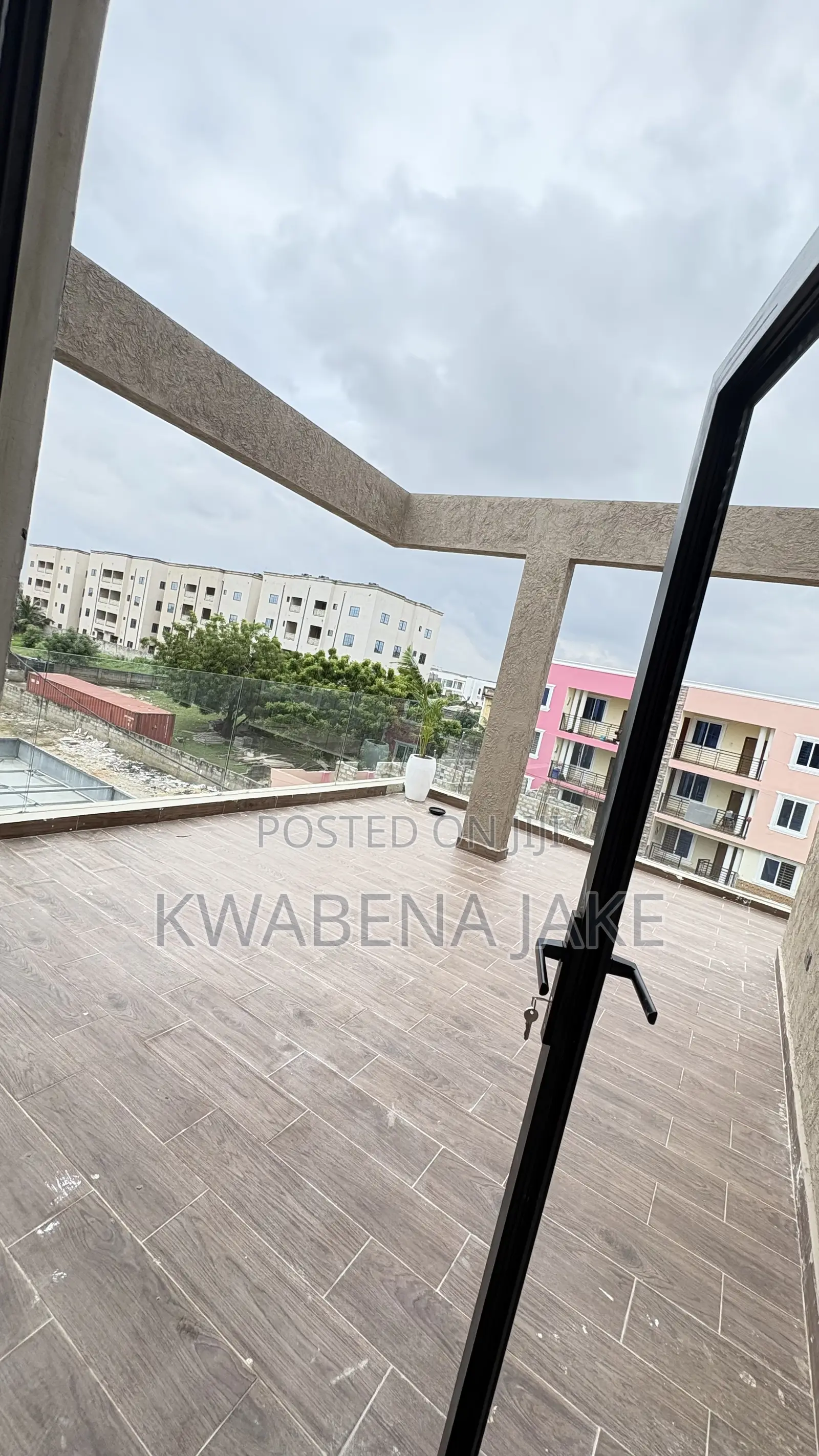 5bdrm Townhouse/Terrace in Adenta for sale