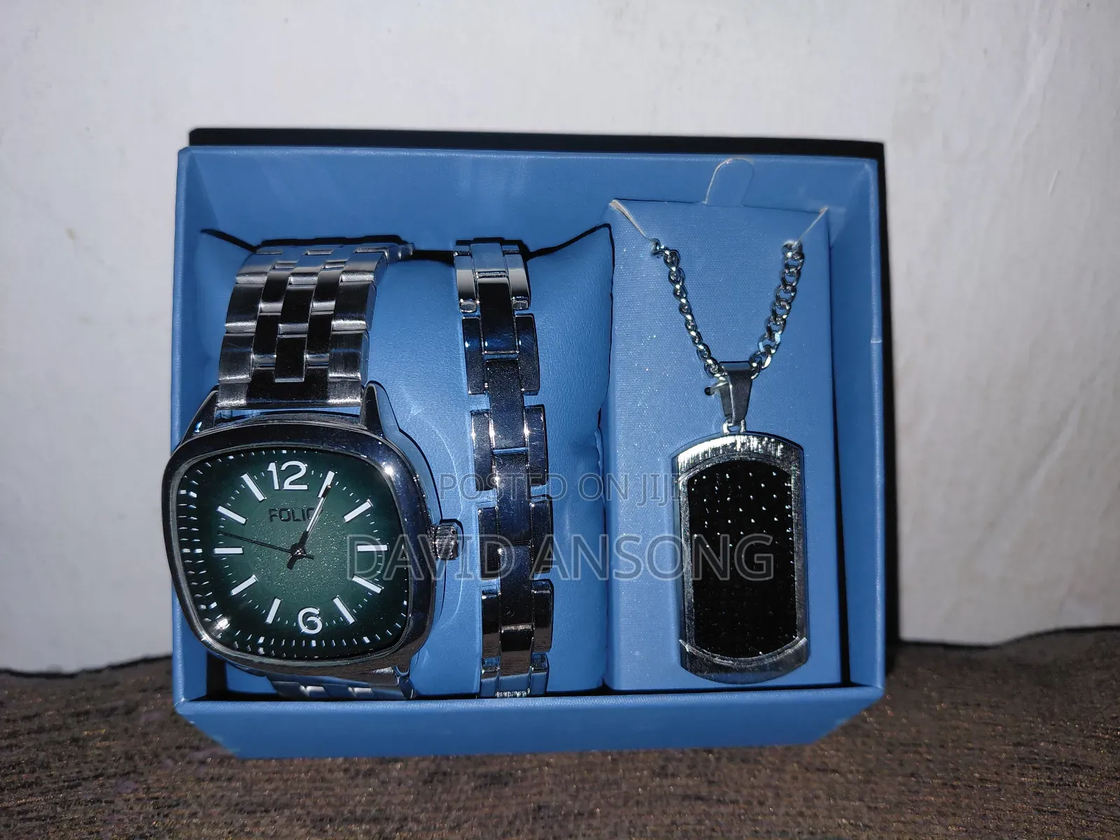 Premium Folio Watch Gift Set