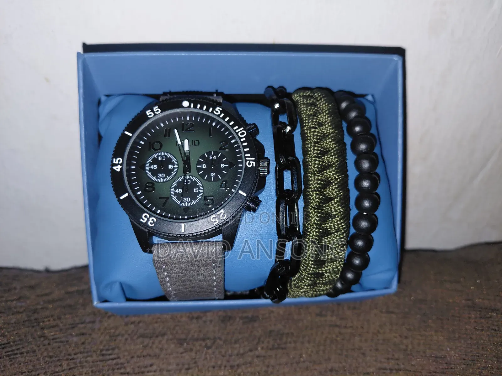 Premium Folio Watch Gift Set