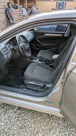 Volkswagen Passat 2015 Gold