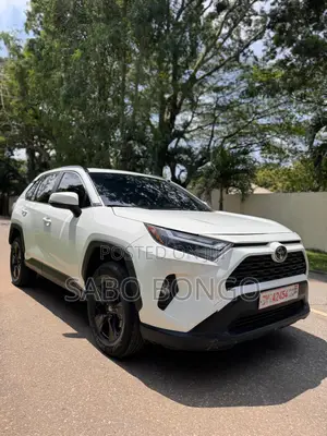 Toyota RAV4 XLE AWD 2023 White