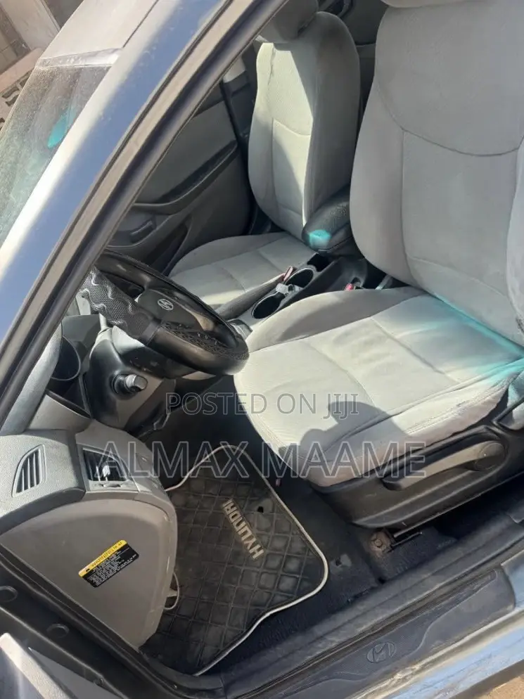 Hyundai Elantra 2012 Gray