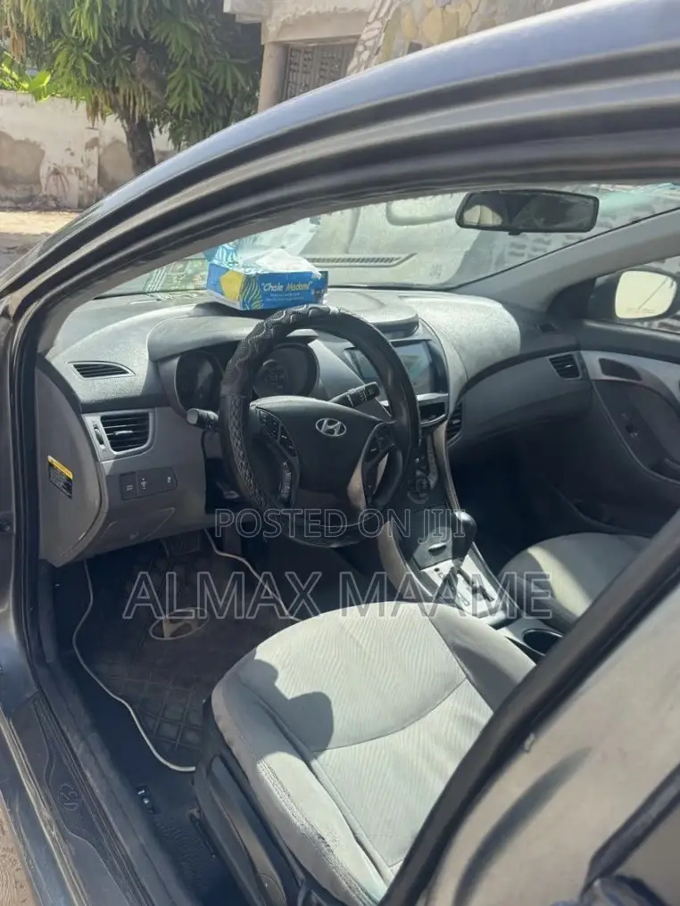 Hyundai Elantra 2012 Gray